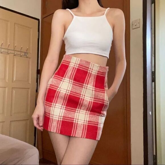 ZARA TEXTURED WEAVE MINI SKIRT - Picture 1 of 13